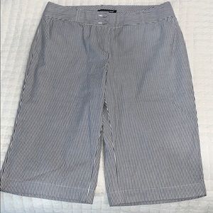 EUC Saint Tropez West Bermuda shorts sz 10